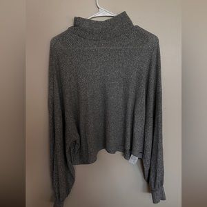 HOLLISTER | Cropped Turtle Neck Sweater